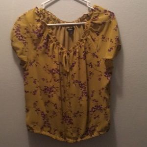 Olive sheet lined top with elastic bottom.
